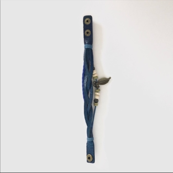 Boho Chic Blue Feather Charm Bracelet - Picture 3 of 4